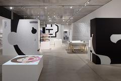 企画展「もじ イメージ Graphic 展」会場風景／Exhibition view of "Modes and Characters: Poetics of Graphic Design"